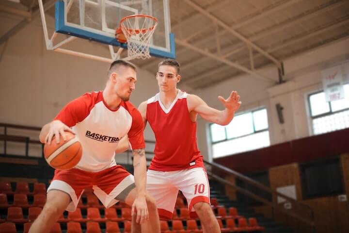 Player posts up before getting called for a 3 second violation during a basketball player